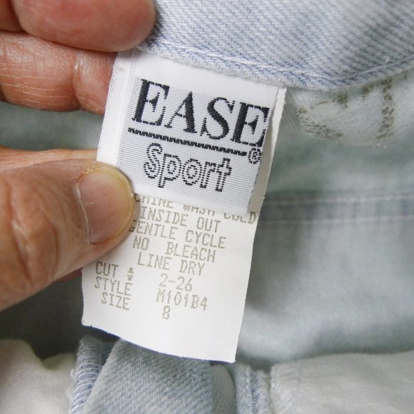 VTG 80s Ease Sport studded denim shorts - Picture 4 of 4